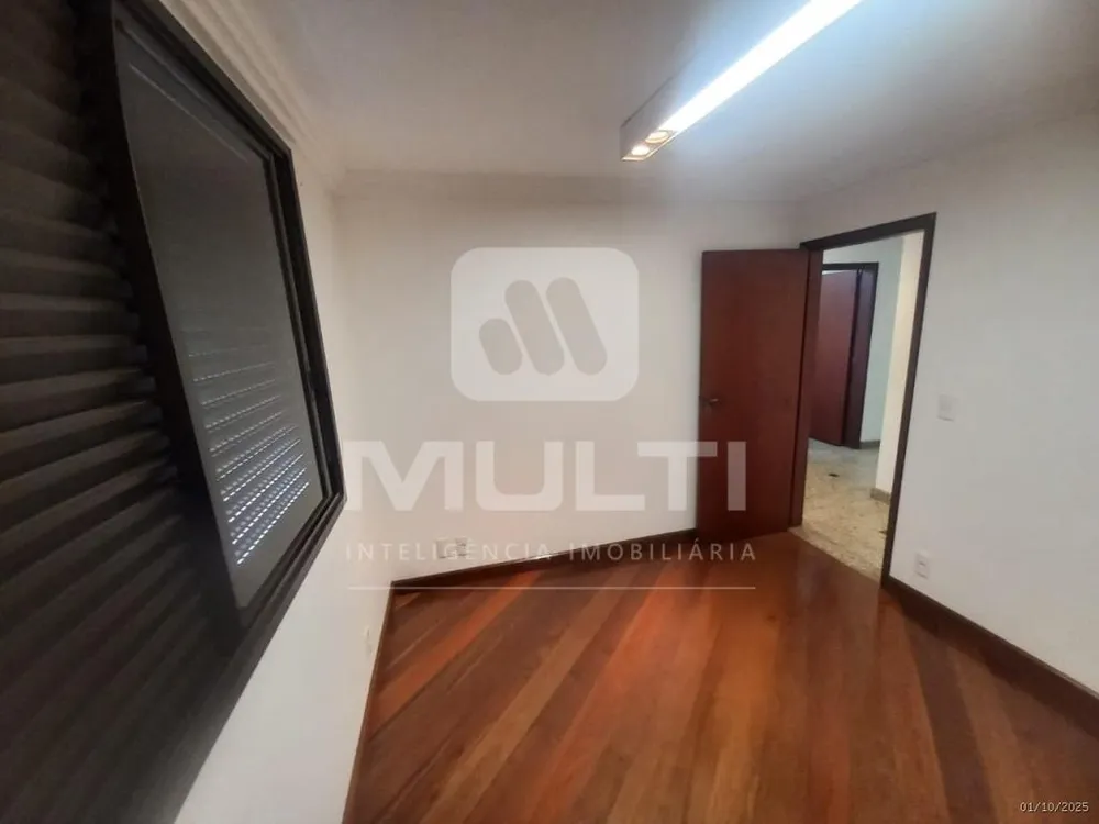 Casa, 3 quartos, 378 m² - Foto 4