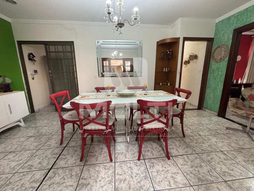 Casa, 4 quartos, 238 m² - Foto 2