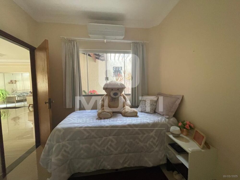 Casa, 3 quartos, 235 m² - Foto 8