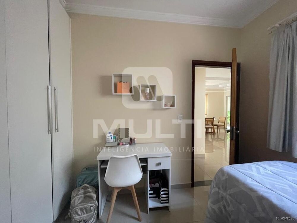 Casa, 3 quartos, 235 m² - Foto 7