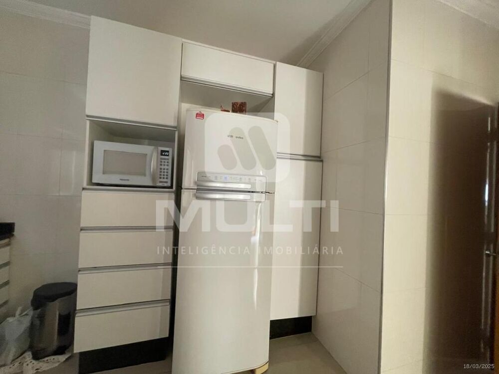 Casa, 3 quartos, 235 m² - Foto 4