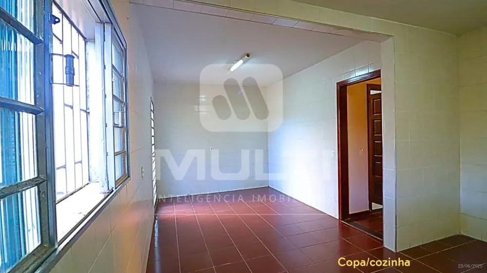 Casa, 5 quartos, 237 m² - Foto 1