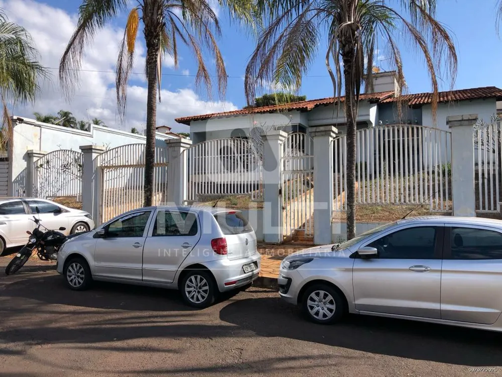 Casa, 4 quartos, 335 m² - Foto 1