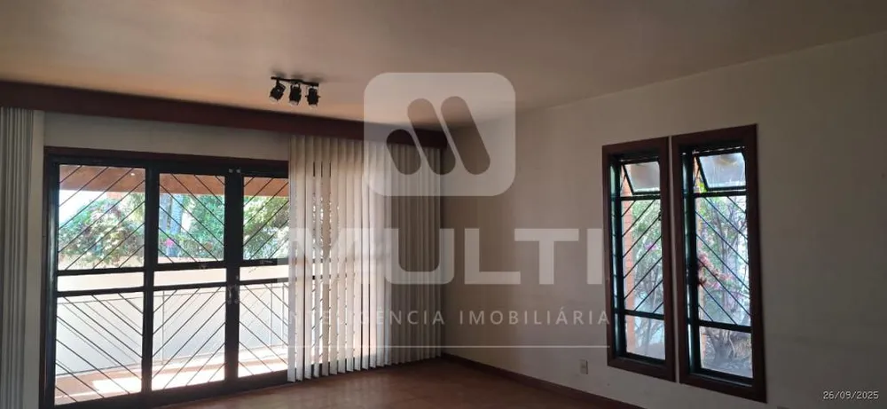 Casa, 4 quartos, 260 m² - Foto 1