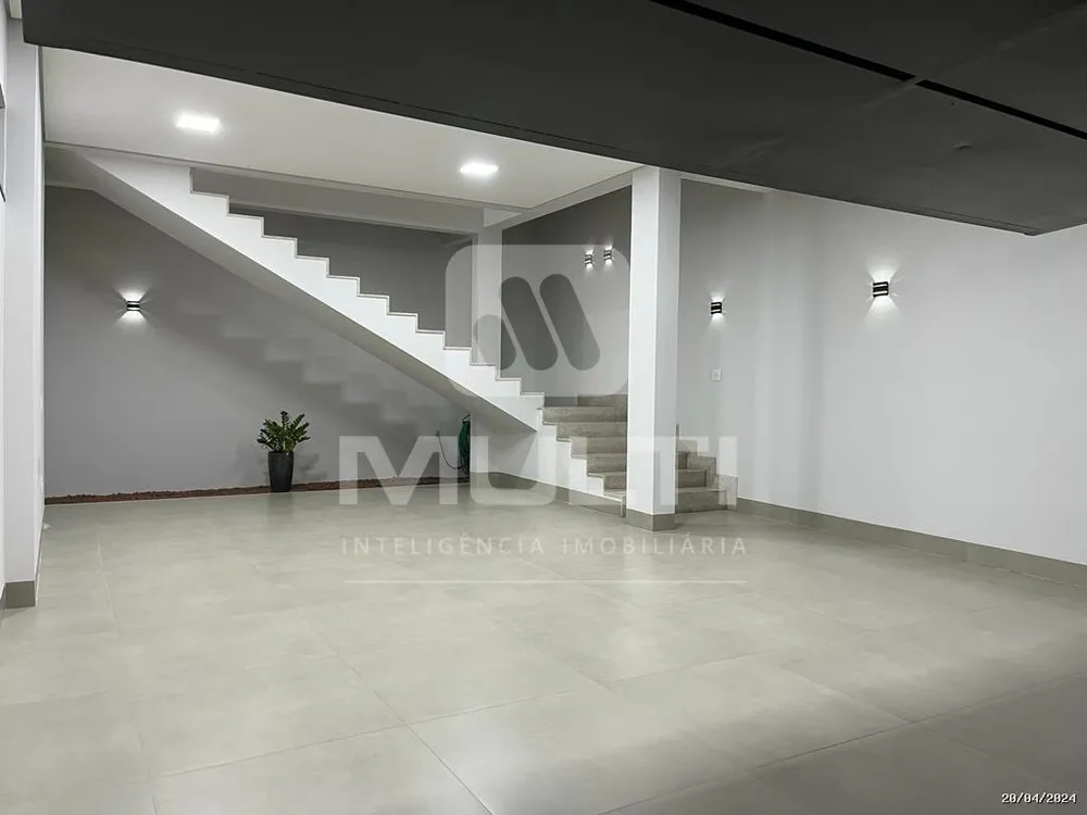 Casa, 3 quartos, 179 m² - Foto 1