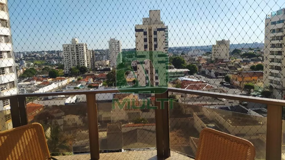 Apartamento à venda com 4 quartos, 225m² - Foto 12