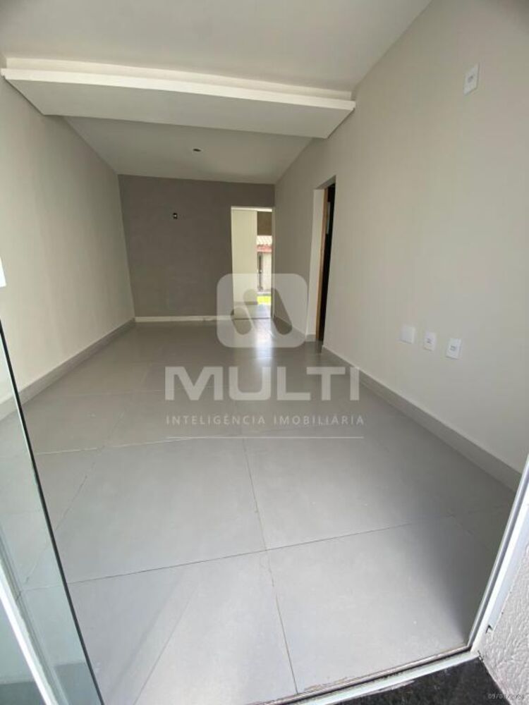 Casa à venda com 4 quartos, 150m² - Foto 2
