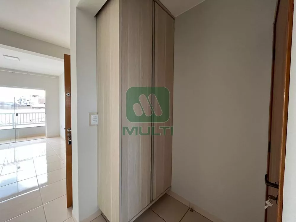 Apartamento à venda com 2 quartos, 64m² - Foto 7