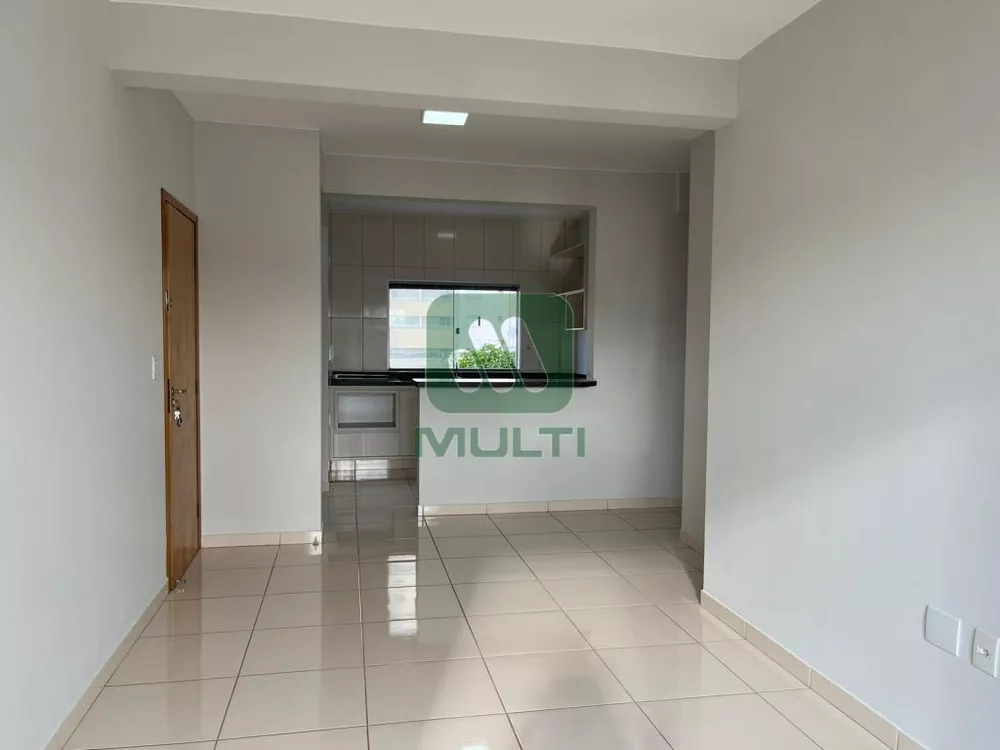 Apartamento à venda com 2 quartos, 64m² - Foto 1