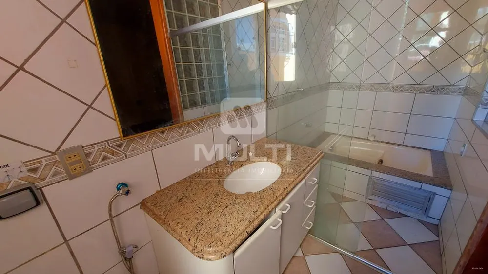 Casa, 3 quartos, 197 m² - Foto 4