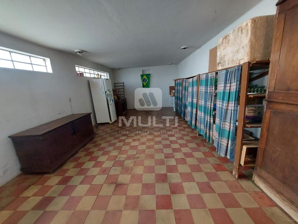 Casa, 8 quartos, 628 m² - Foto 4