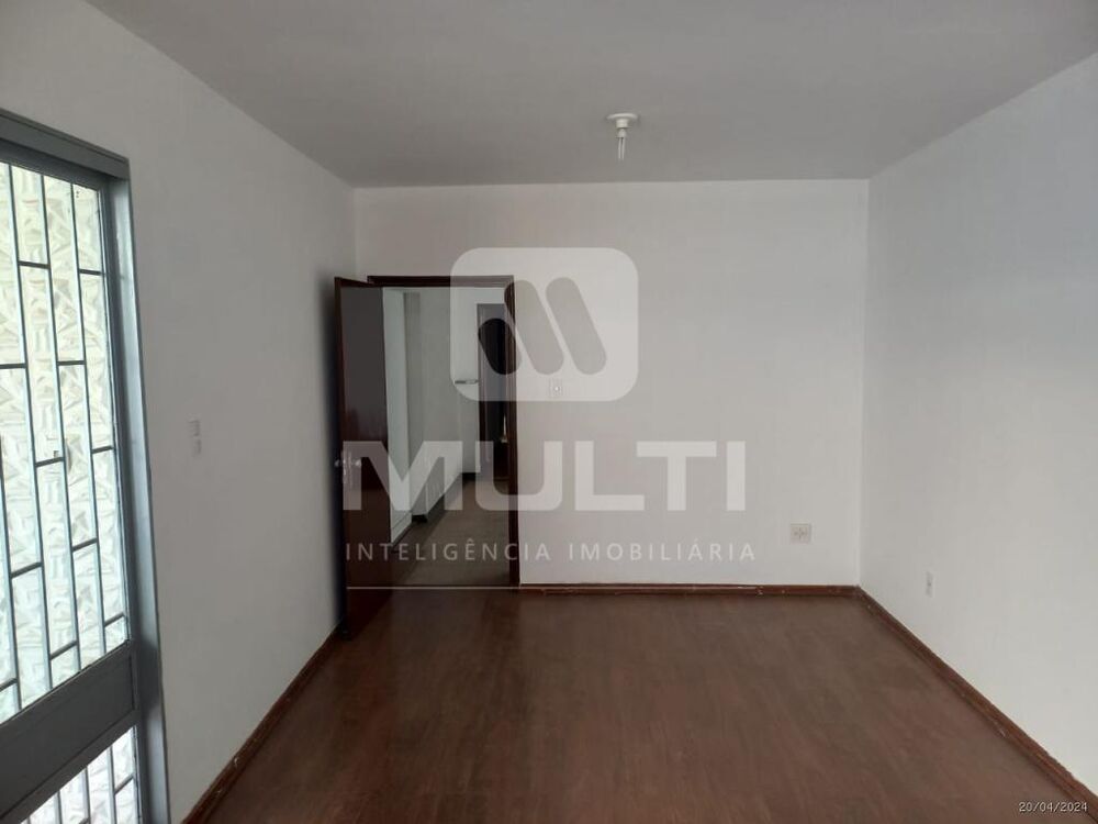 Casa, 3 quartos, 239 m² - Foto 8