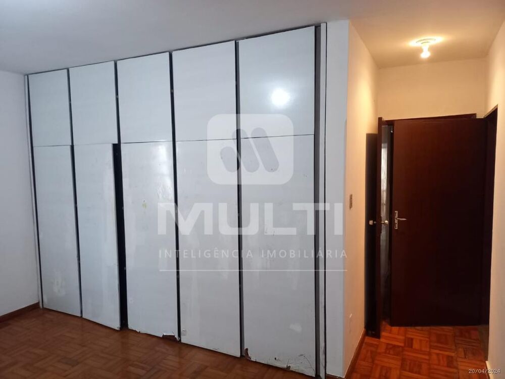 Casa, 3 quartos, 239 m² - Foto 29