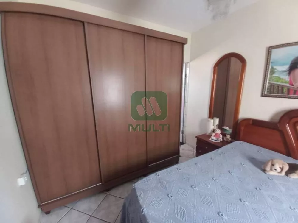 Casa à venda com 3 quartos, 293m² - Foto 5