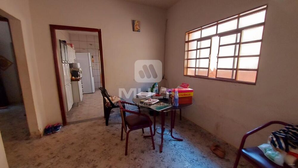 Casa à venda com 3 quartos, 91m² - Foto 2