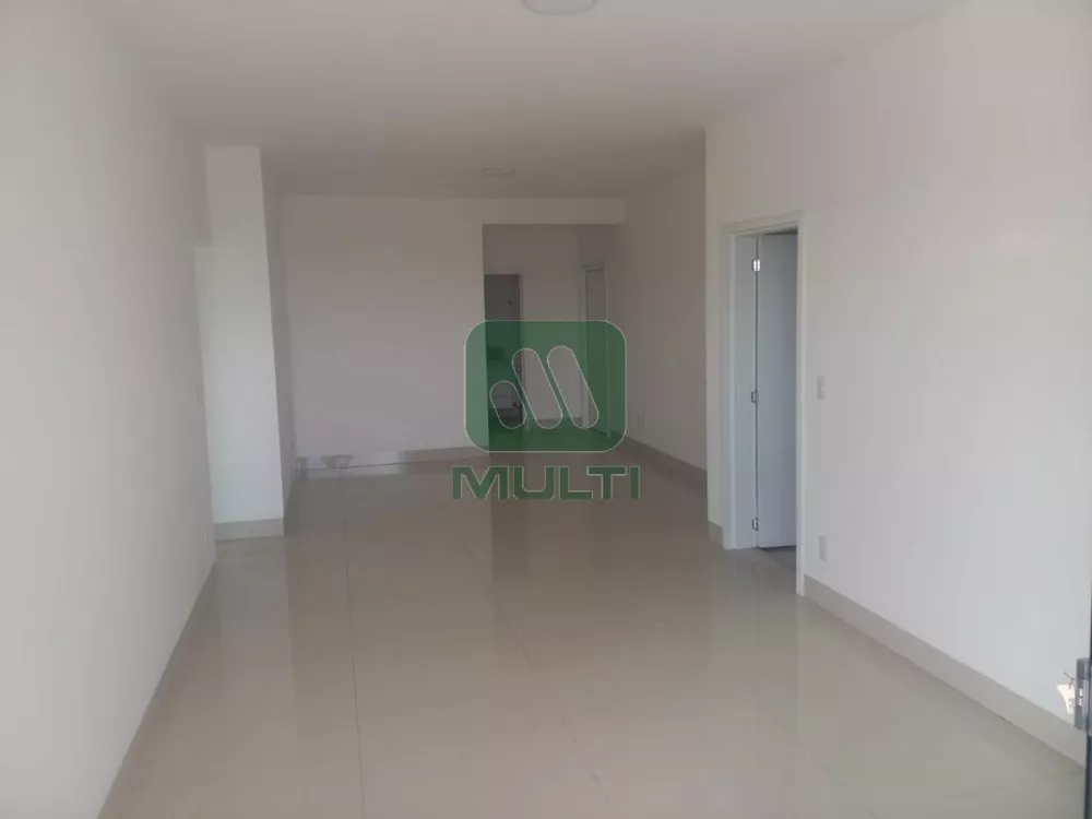 Apartamento à venda com 3 quartos, 145m² - Foto 3