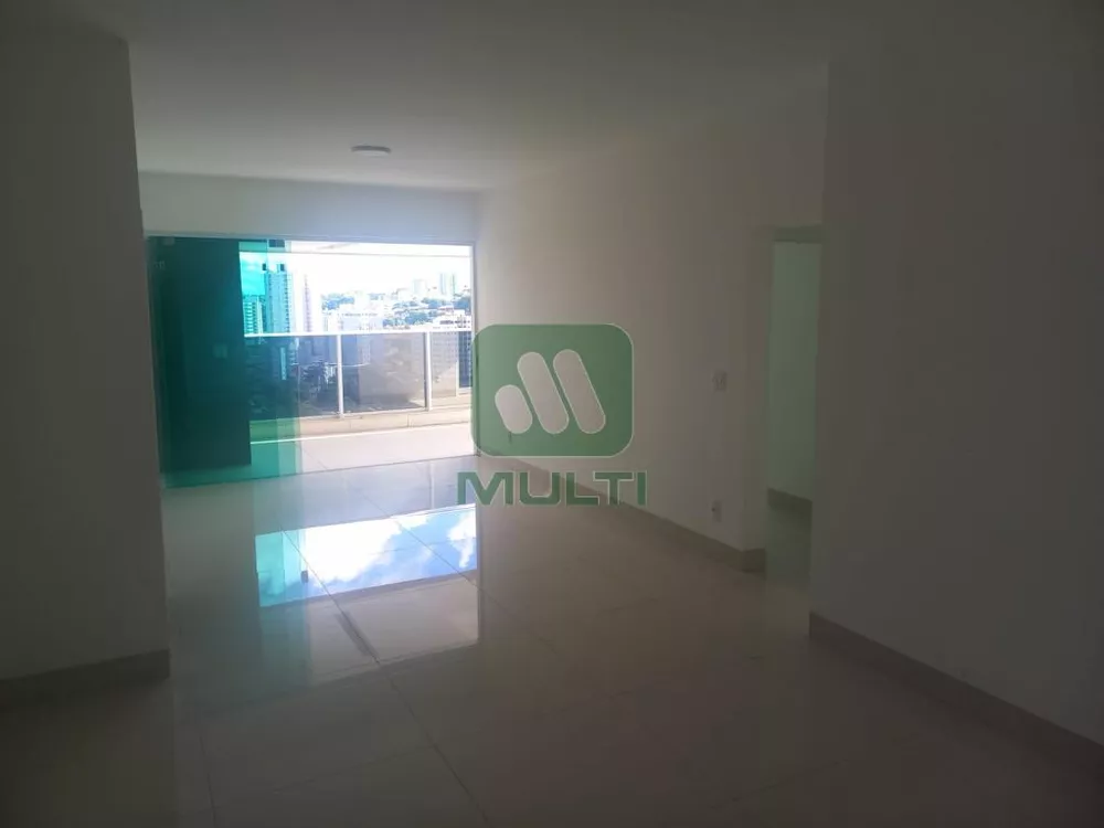 Apartamento à venda com 3 quartos, 145m² - Foto 1