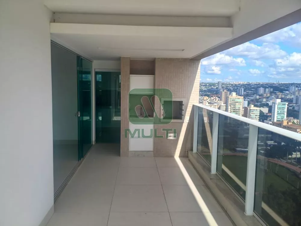 Apartamento à venda com 3 quartos, 145m² - Foto 2