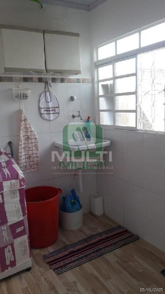Casa à venda com 3 quartos, 99m² - Foto 8