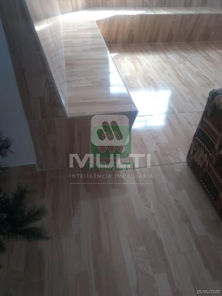 Casa à venda com 3 quartos, 99m² - Foto 7