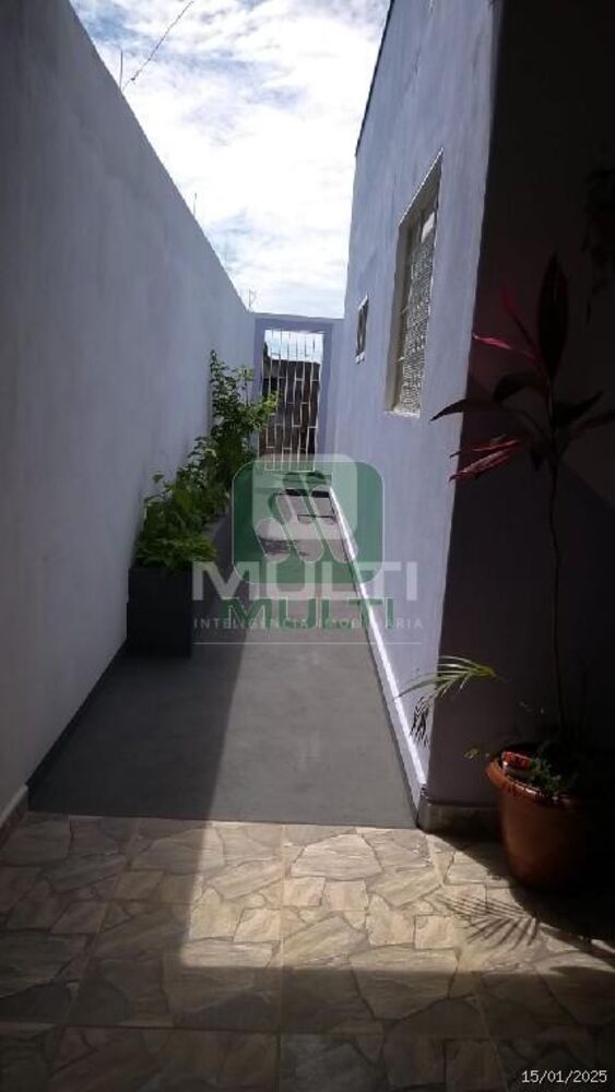 Casa à venda com 3 quartos, 99m² - Foto 4