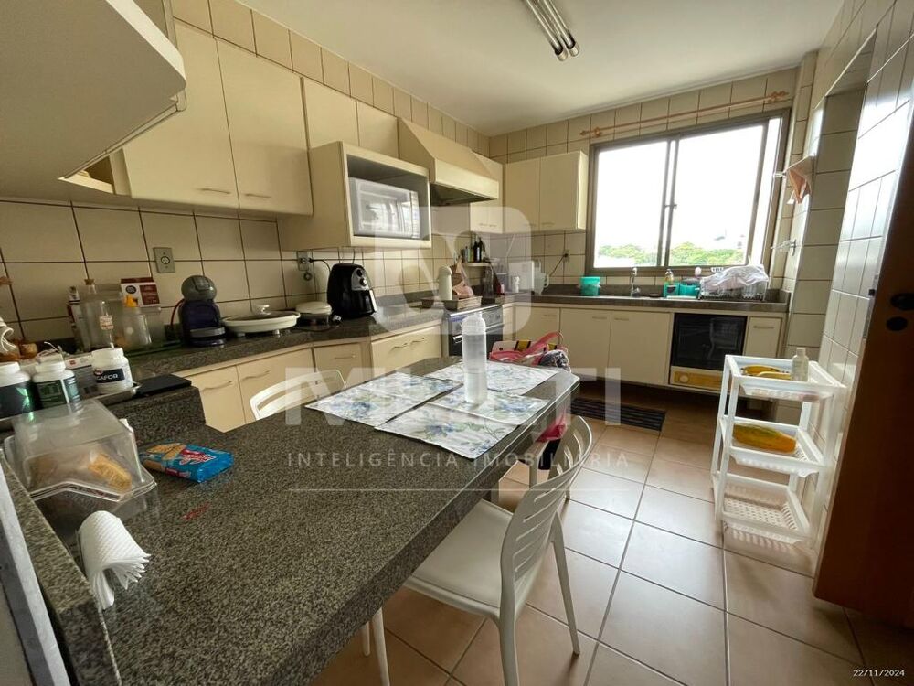 Apartamento à venda com 3 quartos, 119m² - Foto 3