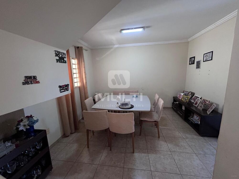 Casa, 5 quartos, 236 m² - Foto 3