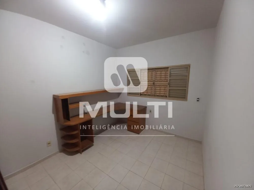 Casa, 3 quartos, 215 m² - Foto 3