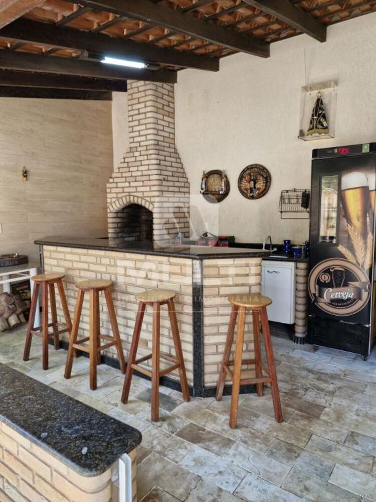 Casa à venda com 3 quartos, 210m² - Foto 14