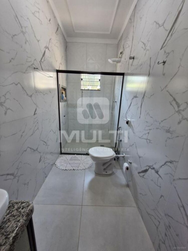 Casa à venda com 3 quartos, 210m² - Foto 9