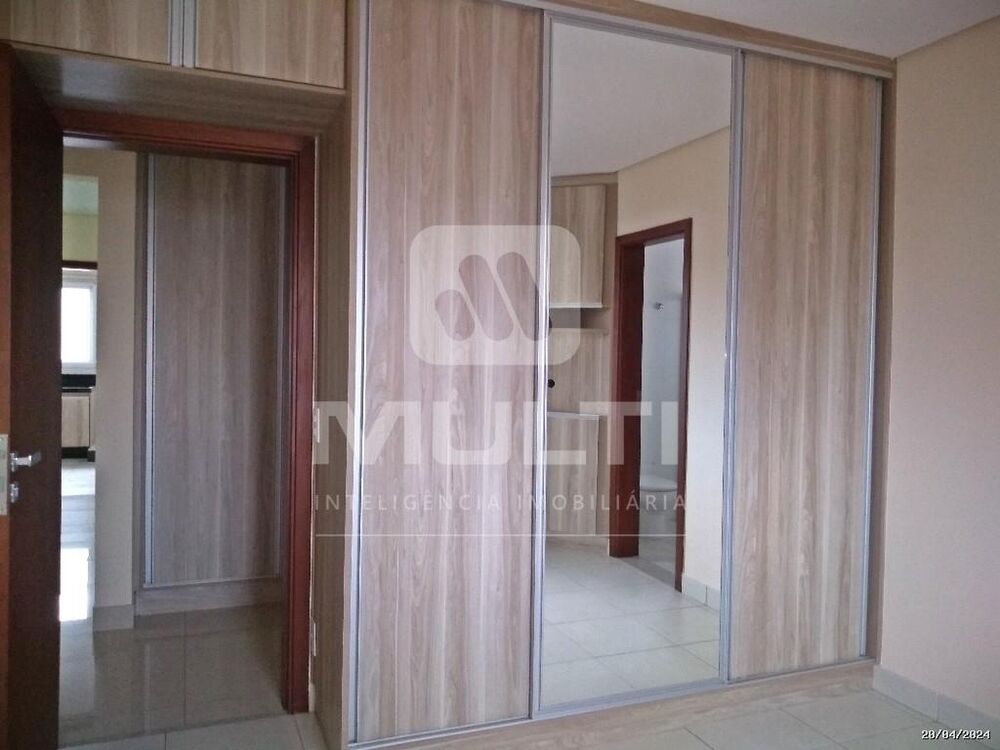 Apartamento à venda com 3 quartos, 109m² - Foto 3