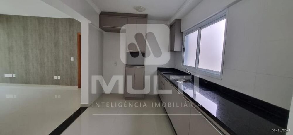 Apartamento à venda com 3 quartos, 109m² - Foto 1