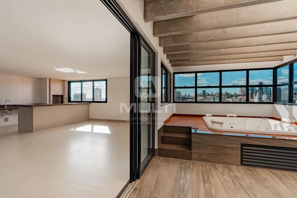 Cobertura, 3 quartos, 236 m² - Foto 2