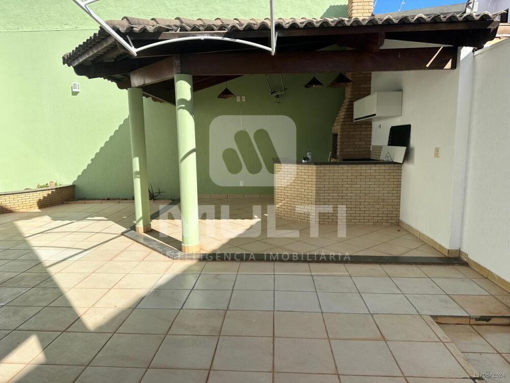 Casa, 3 quartos, 258 m² - Foto 15