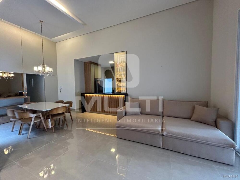 Casa, 3 quartos, 258 m² - Foto 1