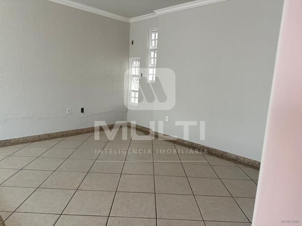 Casa, 3 quartos, 258 m² - Foto 2