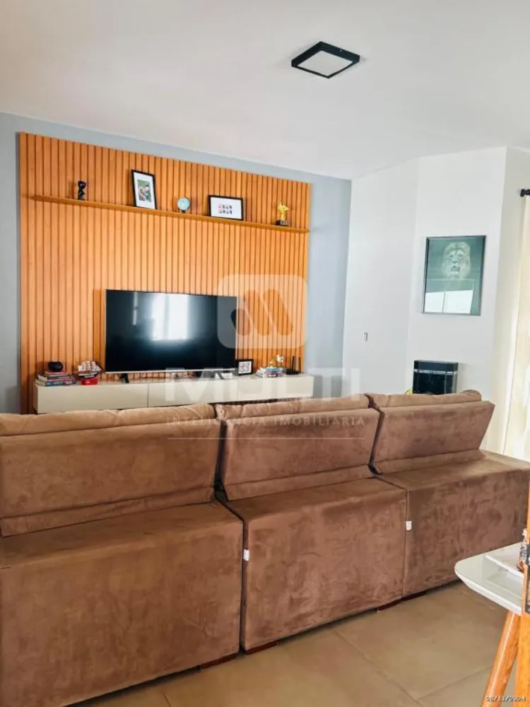 Casa, 3 quartos, 235 m² - Foto 1