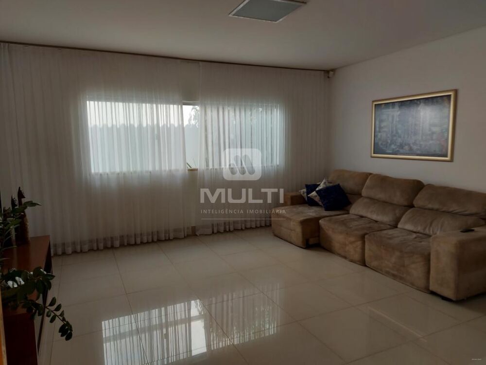 Casa, 3 quartos, 210 m² - Foto 1