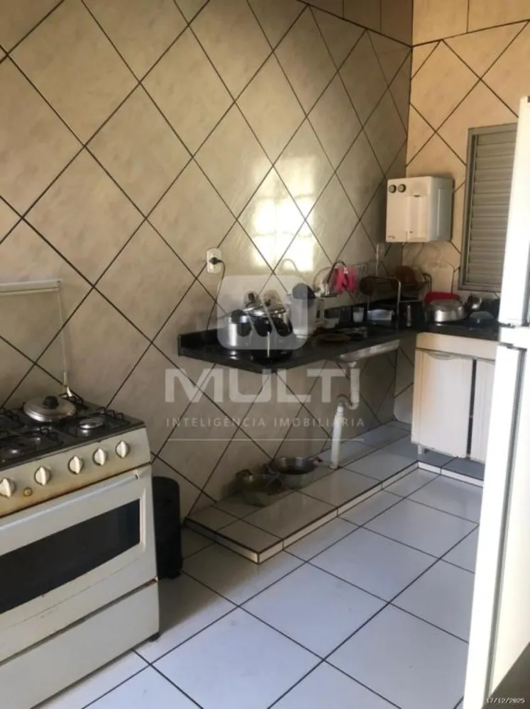 Casa, 3 quartos, 237 m² - Foto 2