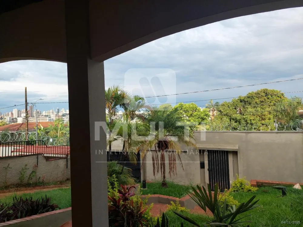 Casa, 4 quartos, 285 m² - Foto 1