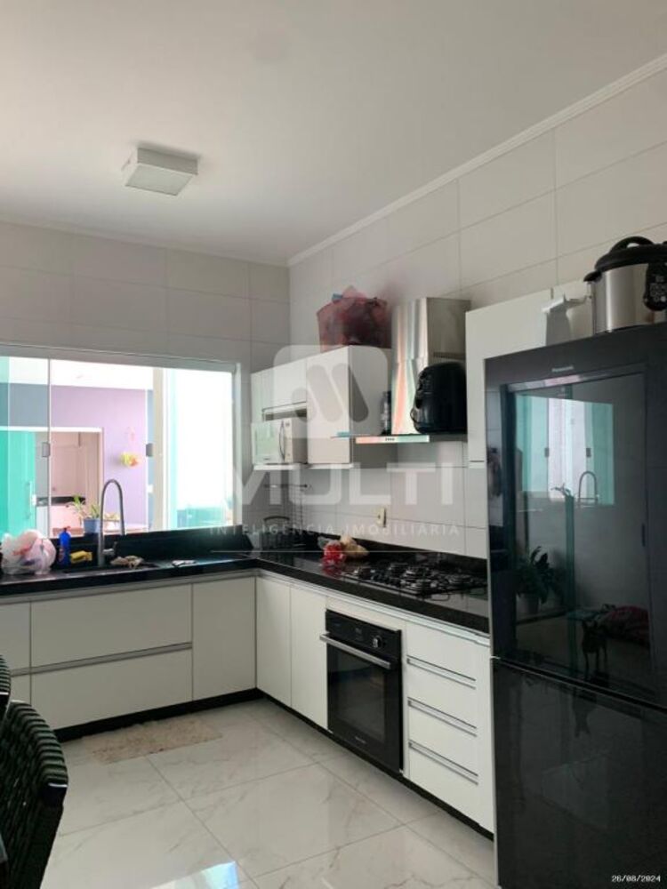 Casa, 4 quartos, 300 m² - Foto 2