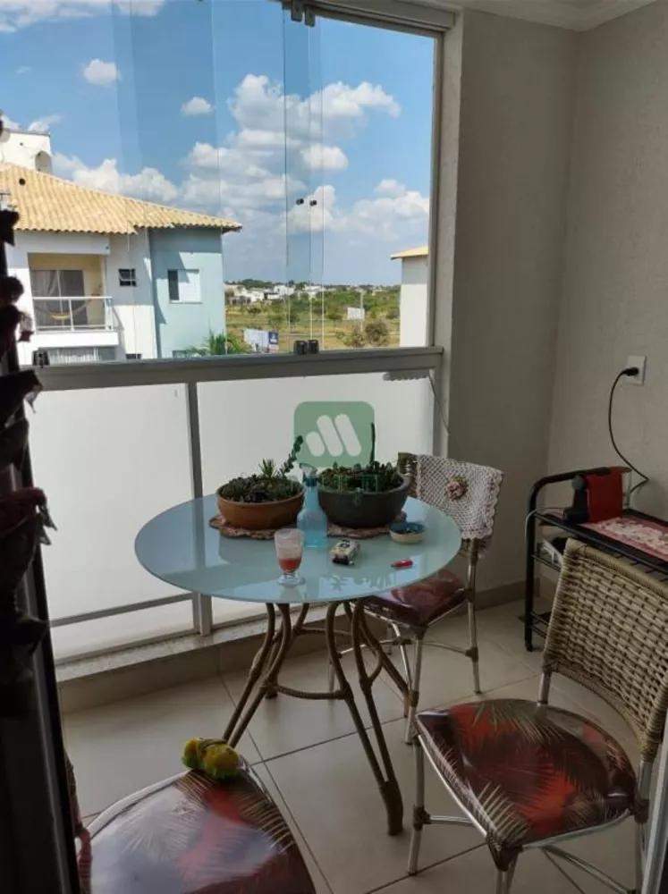 Apartamento à venda com 2 quartos, 70m² - Foto 2