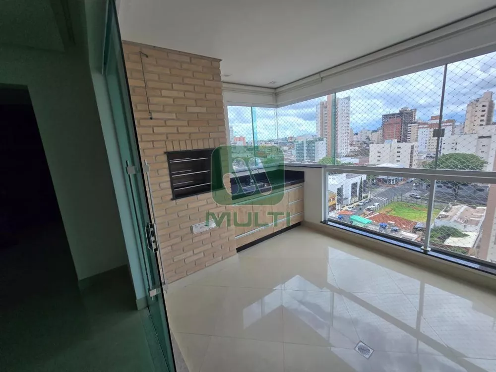 Apartamento à venda com 3 quartos, 185m² - Foto 4