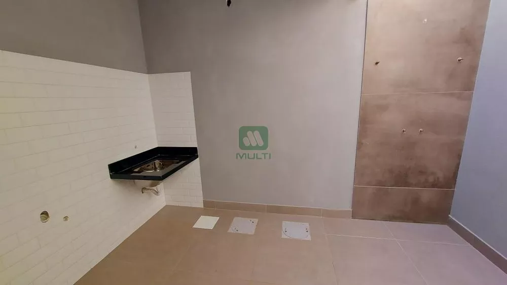 Casa à venda com 3 quartos, 120m² - Foto 3