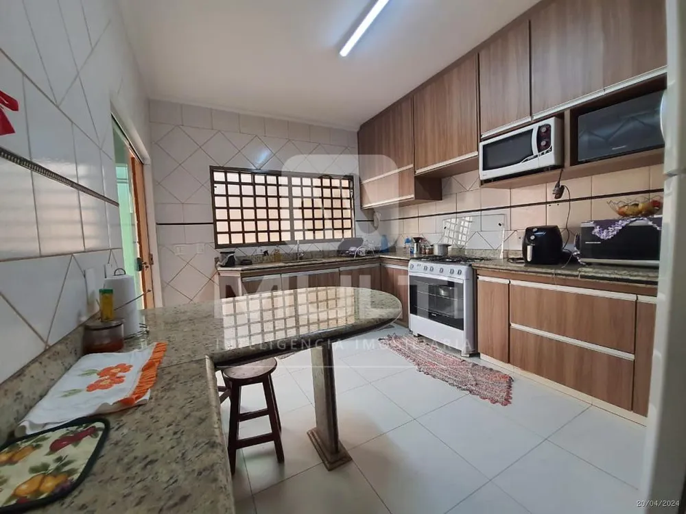 Casa, 3 quartos, 200 m² - Foto 9