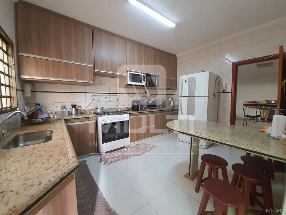 Casa, 3 quartos, 200 m² - Foto 8