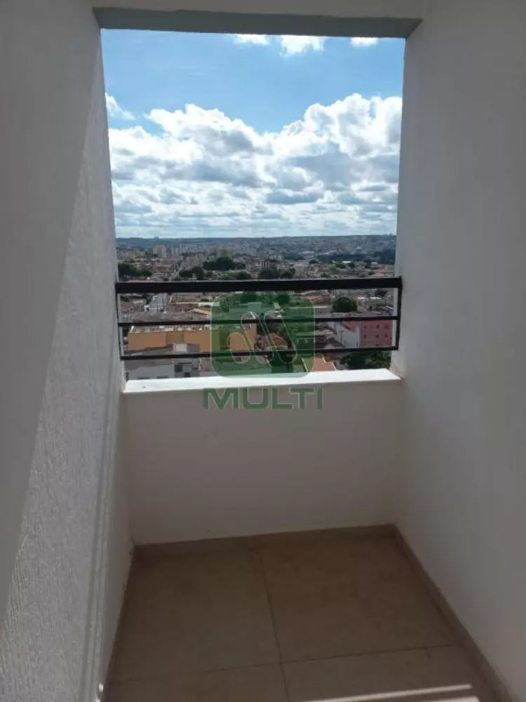 Apartamento à venda com 3 quartos, 96m² - Foto 1