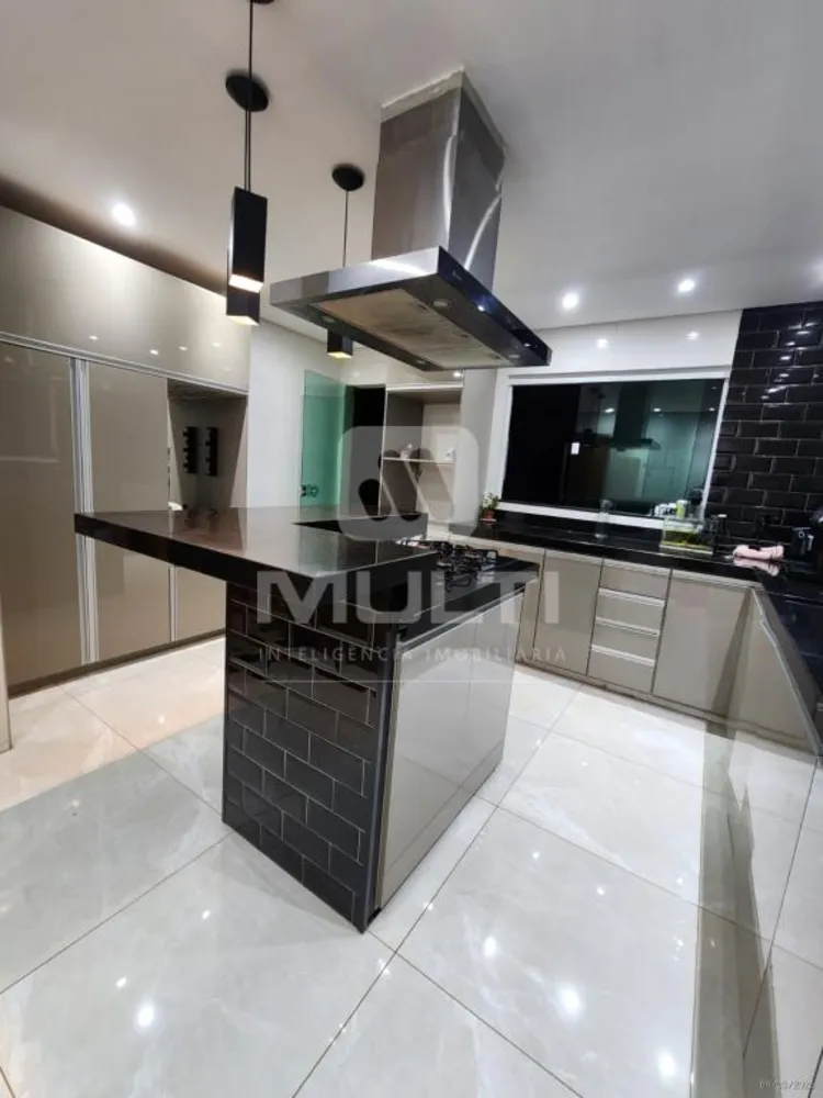 Casa, 4 quartos, 200 m² - Foto 4