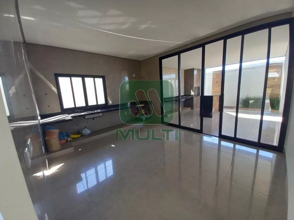 Casa de Condomínio à venda com 3 quartos, 201m² - Foto 4