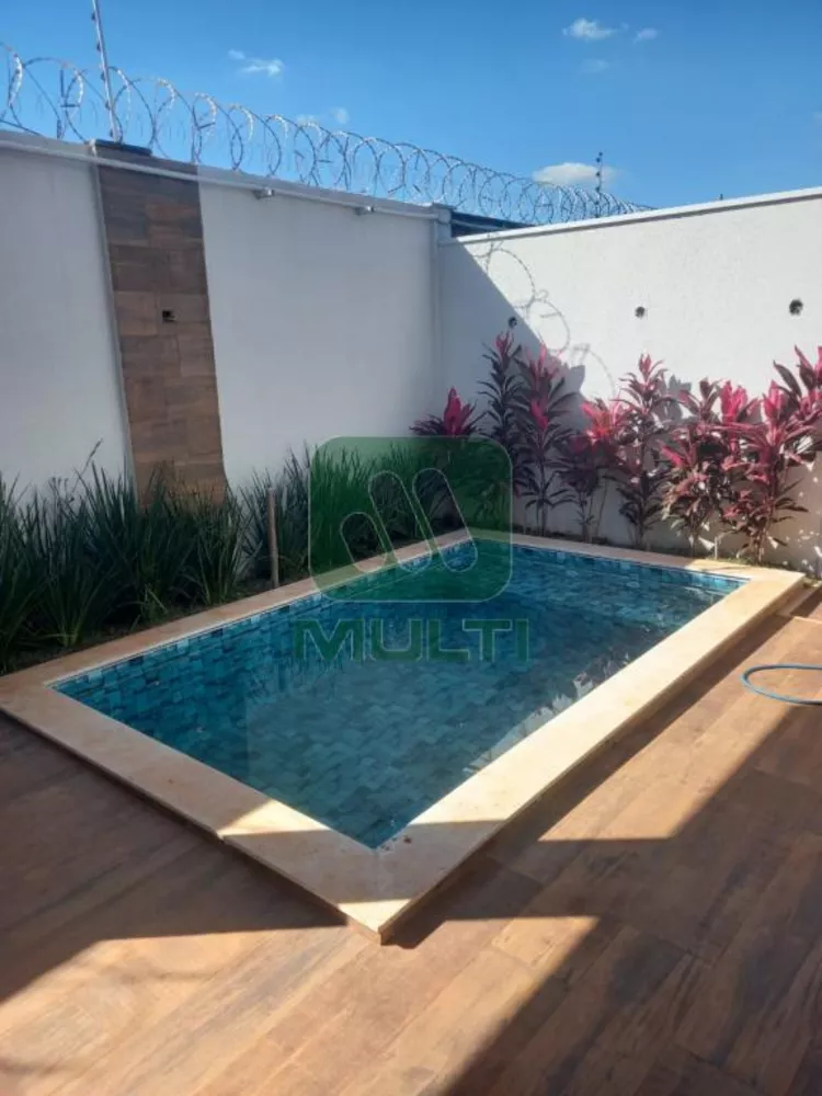 Casa de Condomínio à venda com 3 quartos, 201m² - Foto 1